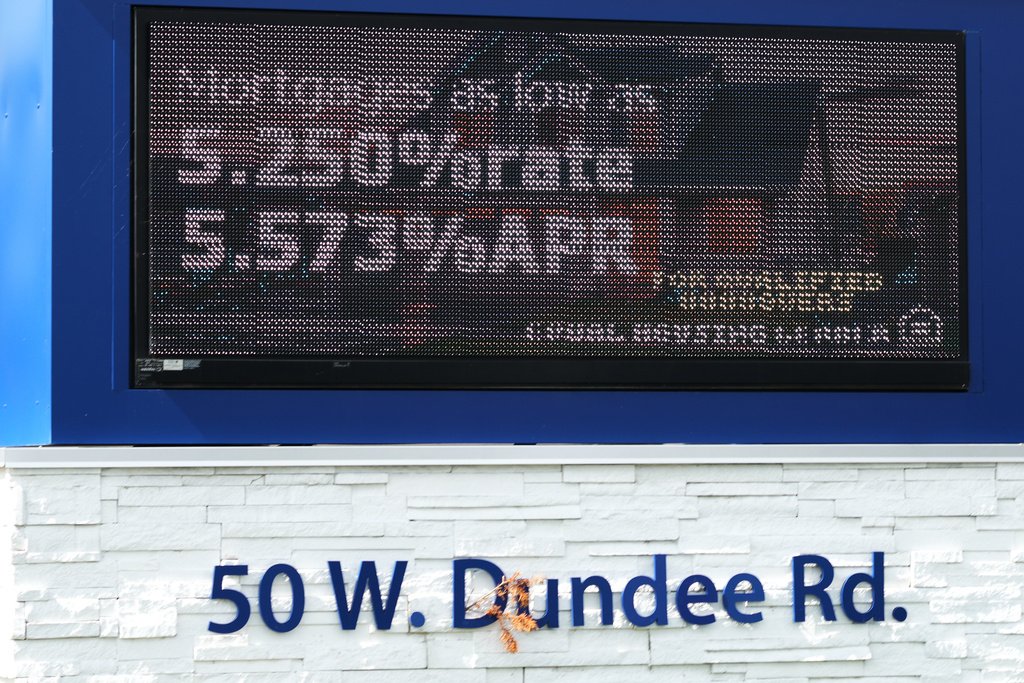 Average rate on a 30-year mortgage edges higher after declining four weeks in a row | News, Sports, Jobs