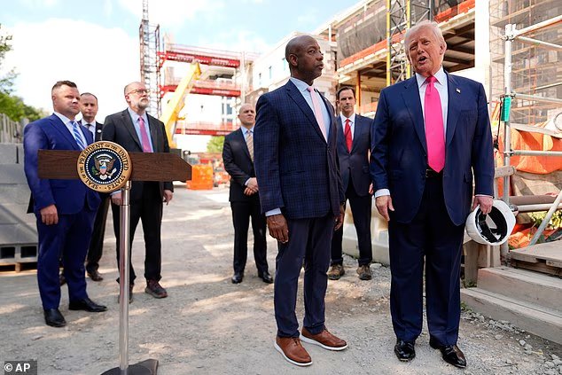 Trump insiders panic as he backs terrifying mortgage plan… and ‘moron’ behind disaster is exposed