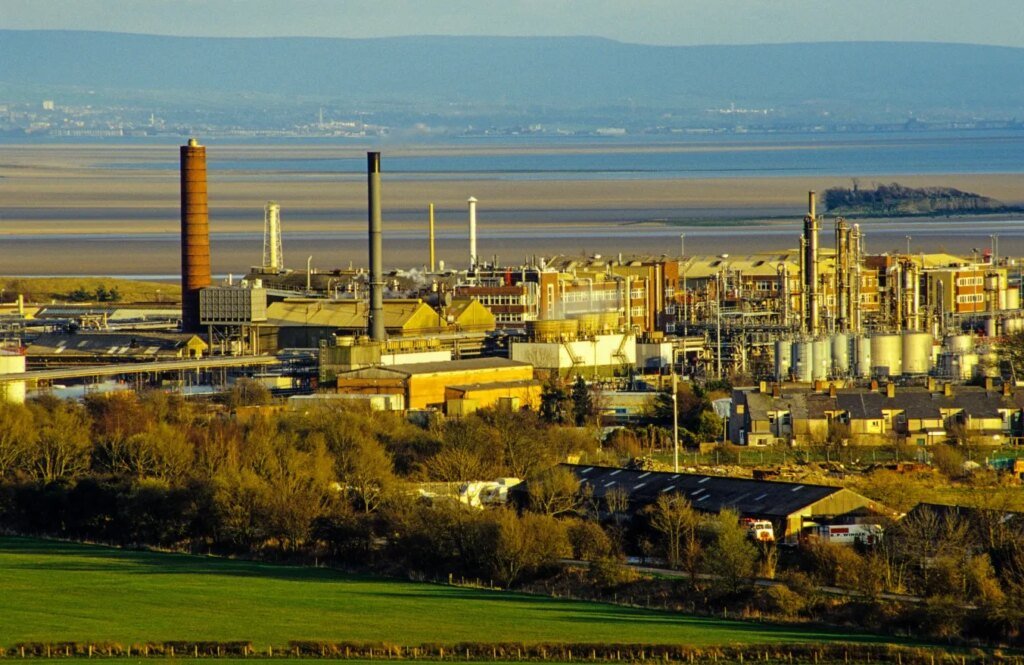 UK towns hit by earthquake as ‘underground explosion’ shakes homes and wakes up Brits in early hours