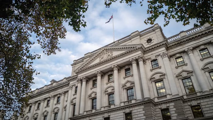 Investment platforms and building societies clash over new Isa rules