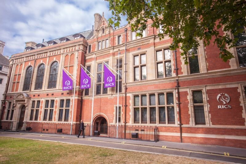 UK commercial property market shows signs of stabilisation amidst ongoing headwinds