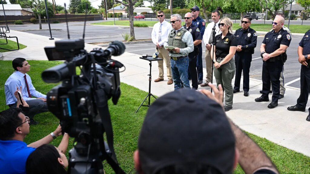 What records show about mortgage default before deputy’s killing