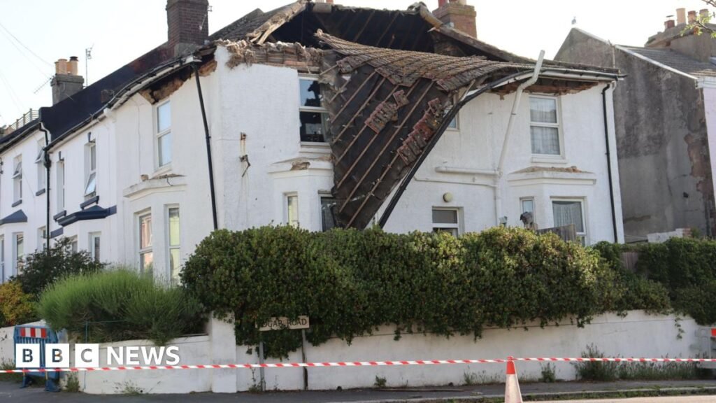 Fire service called over roof collapse at property in Hastings