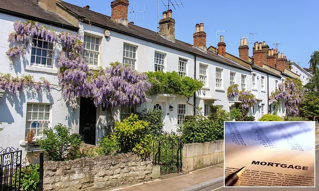 UK Tracker Mortgage Demand Trebles Amid Global Economic Turmoil