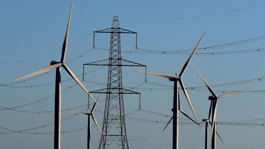 SSE reports dip in profits amid multibillion-pound investment