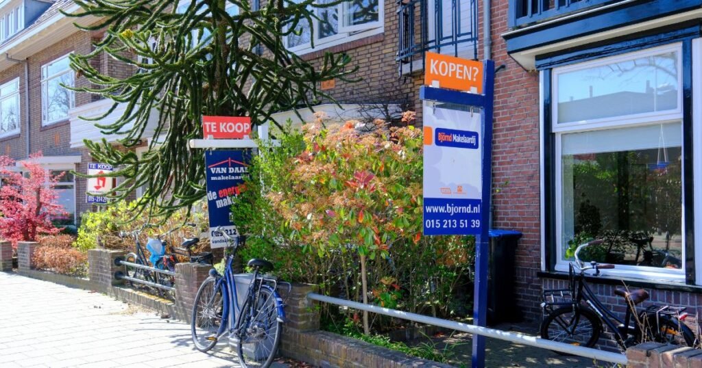 Several Dutch banks raise mortgage interest rates