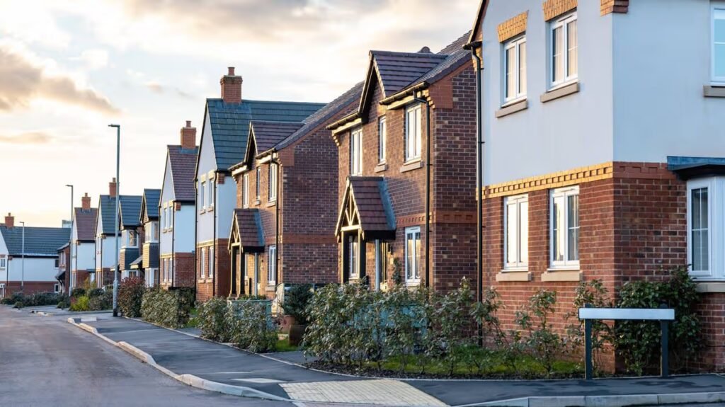 UK homes could collapse or sink in heatwave as map shows areas most at risk
