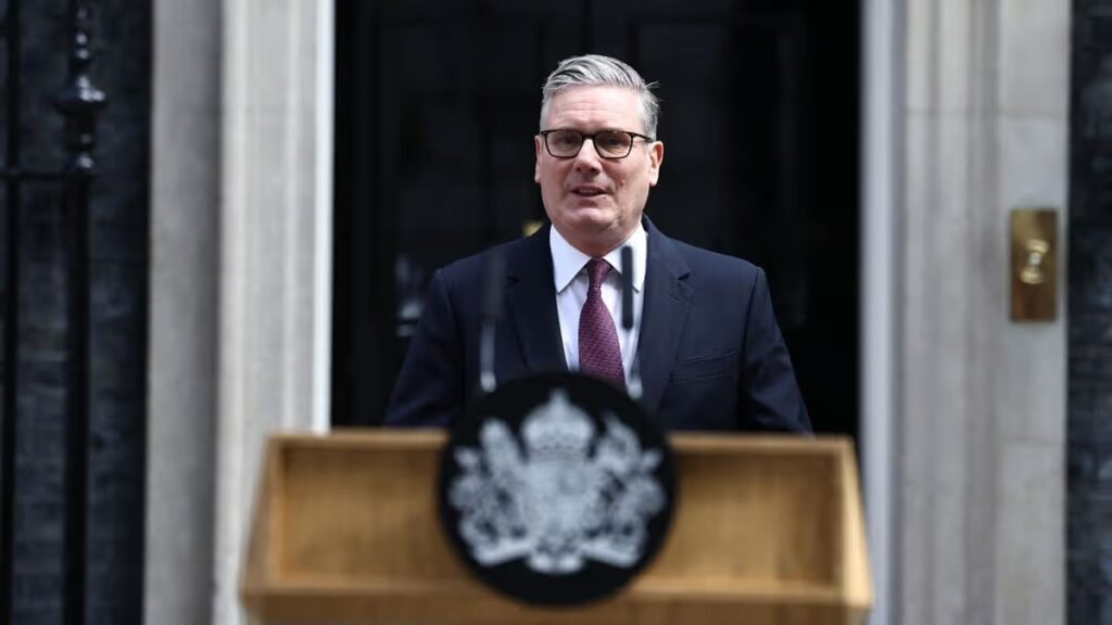 Mortgage borrowers’ nervous wait but markets steady after Keir Starmer quits