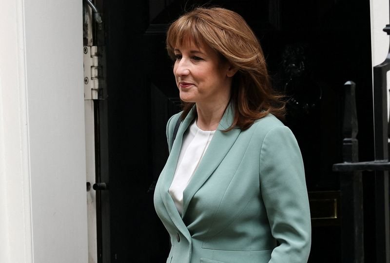 UK, Australia agree to boost pension fund investment in Britain