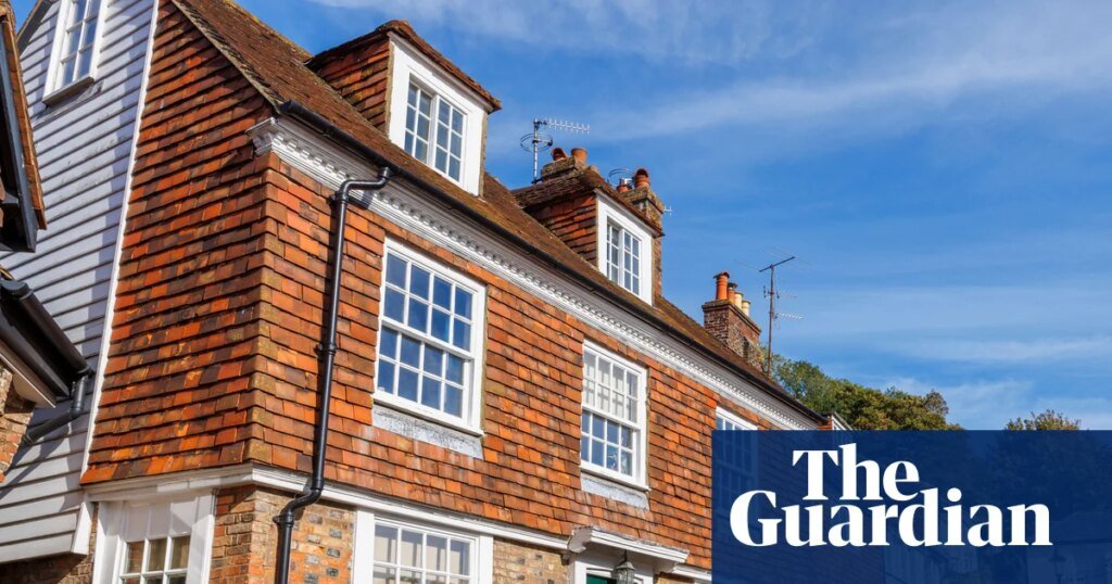 UK house prices fall for first time this year amid rising interest rates | House prices