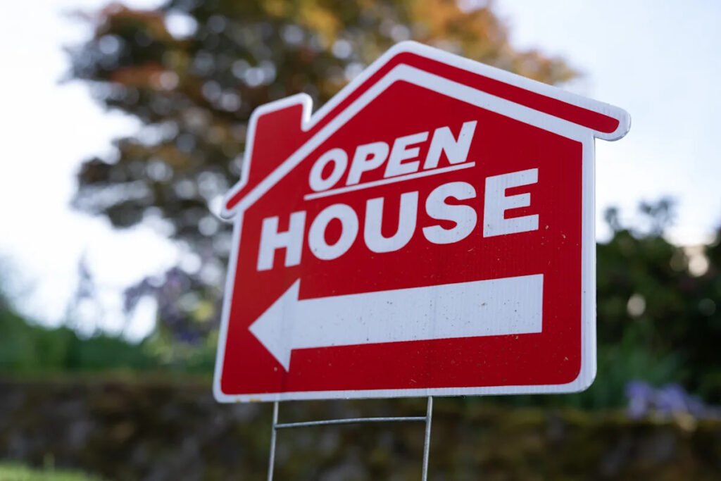 Rates tick up after hot inflation and strong jobs numbers: Mortgage and refinance interest rates today