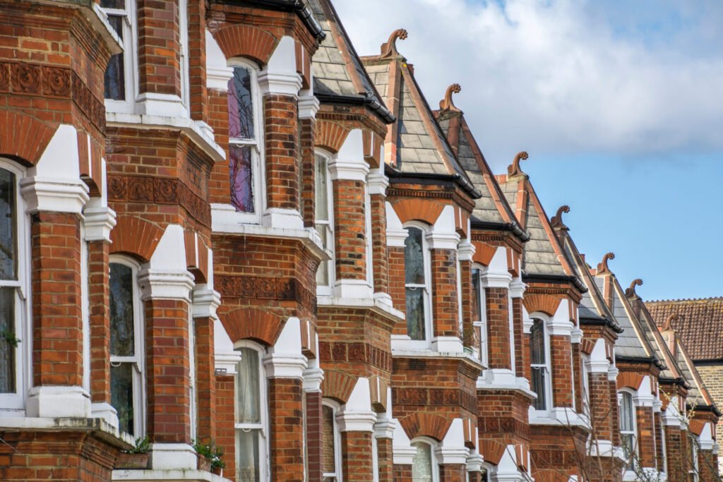 Nomo reports 16% rise in GCC searches for UK residential property – The Intermediary