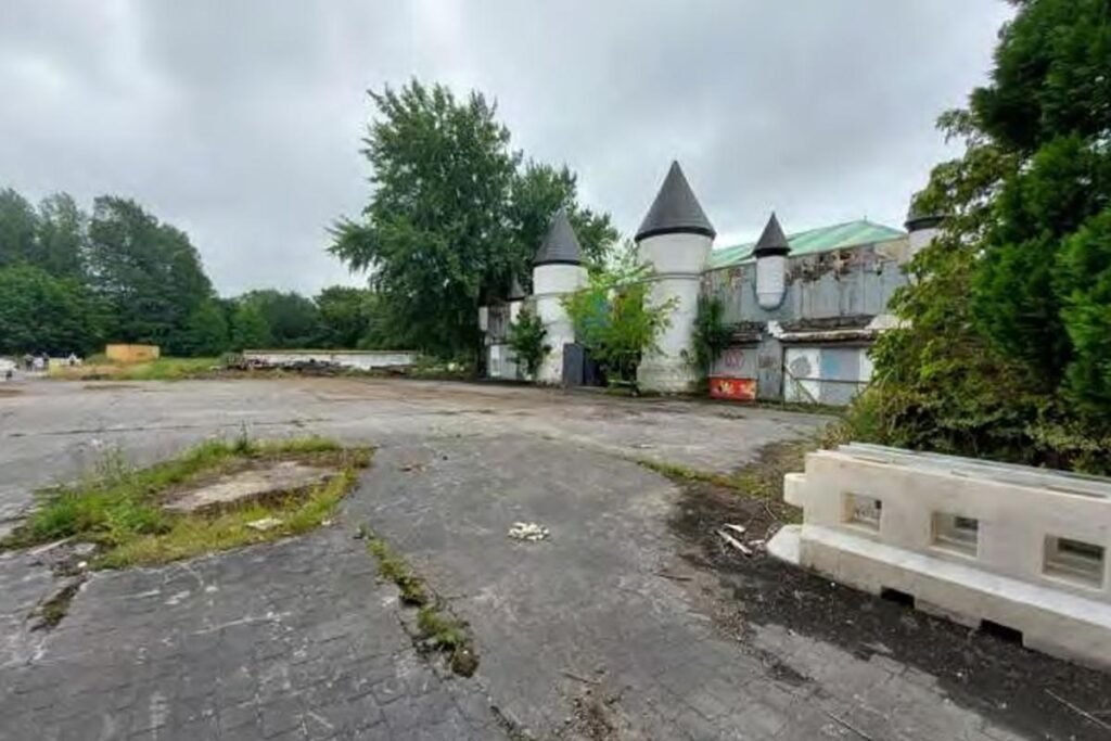 From knights to new homes – future of Camelot site being decided