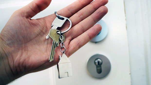 UK mortgage approvals jump in April