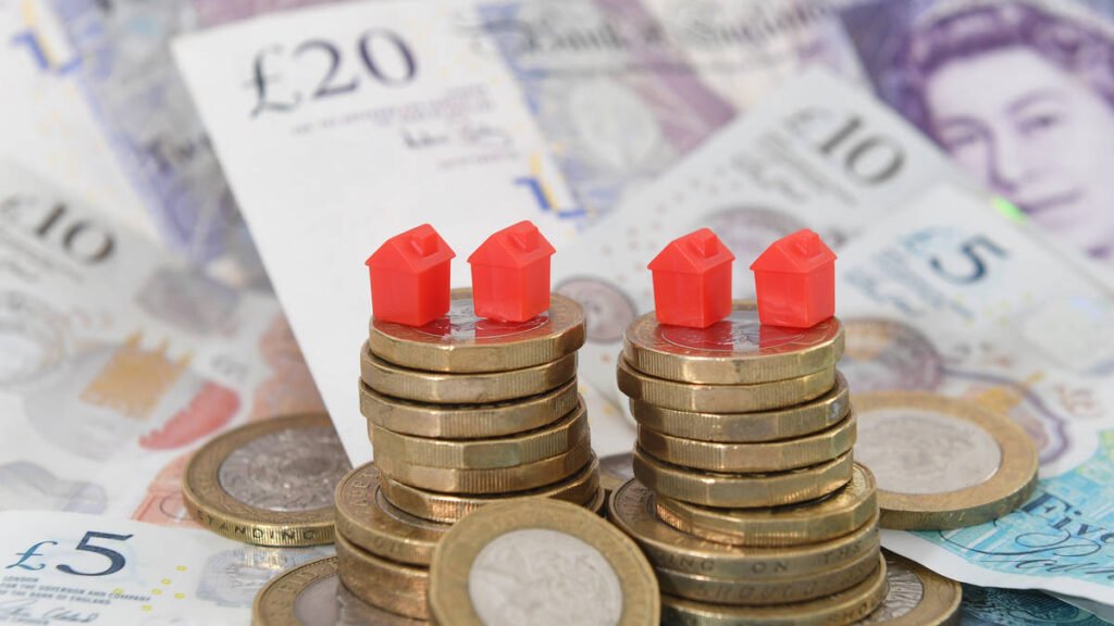Average fixed mortgage rates edge higher in blow to borrowers
