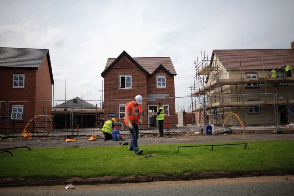 House prices edge up as mortgage rates fall from Iran war highs
