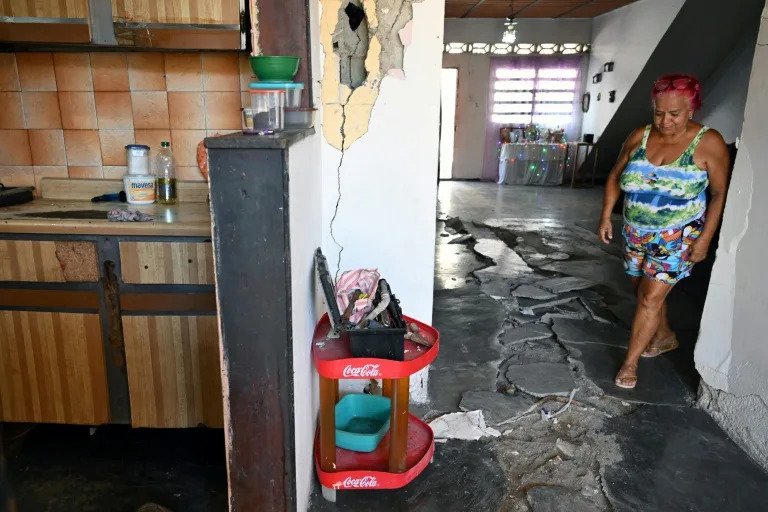 After quakes, Venezuelans fear losing damaged homes