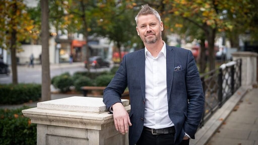 ‘They’re unsellable’: Mortgage broker on six-figure salaries and the property type that’s become a nightmare to sell | Money News